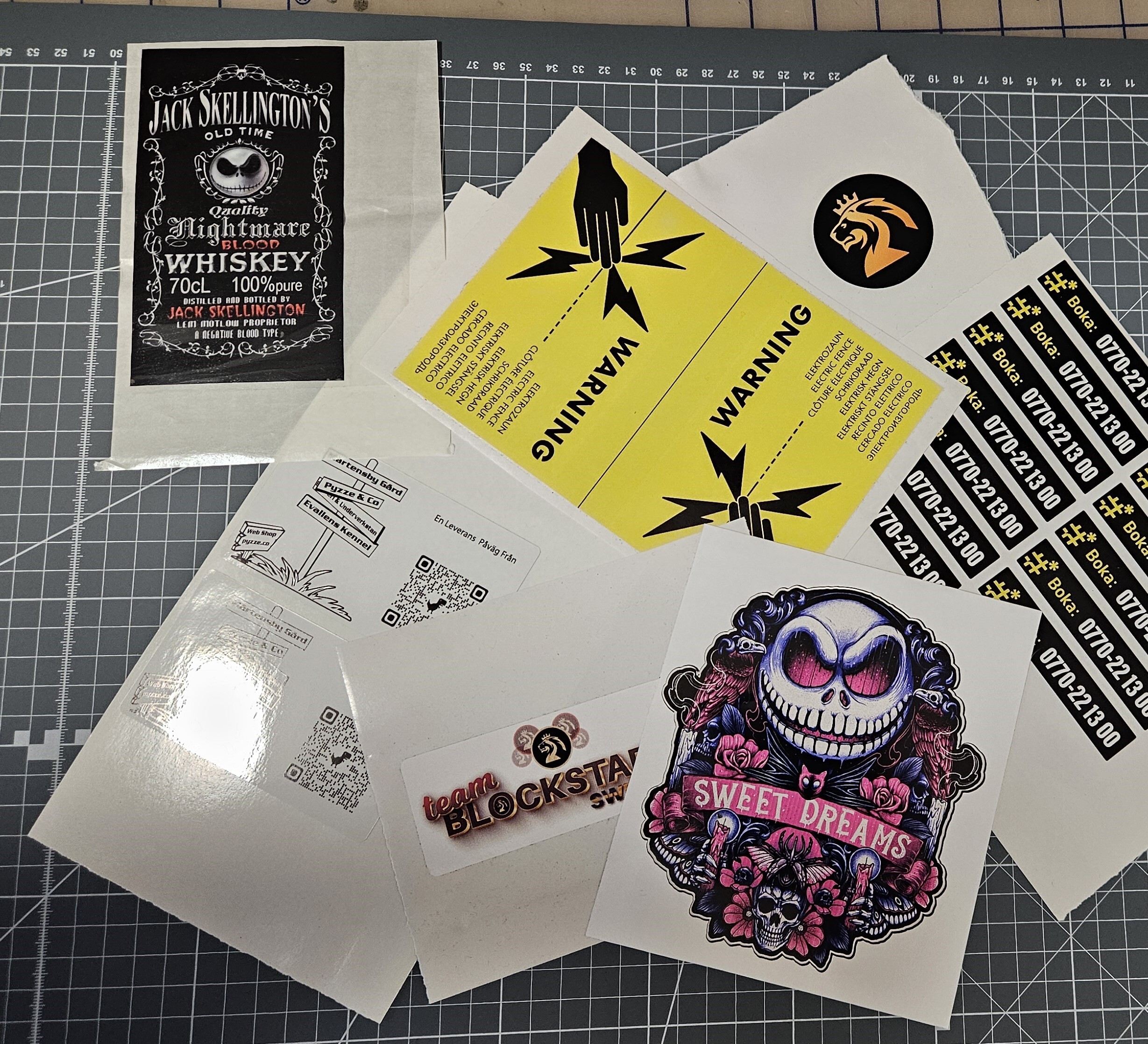 fixt-sticker